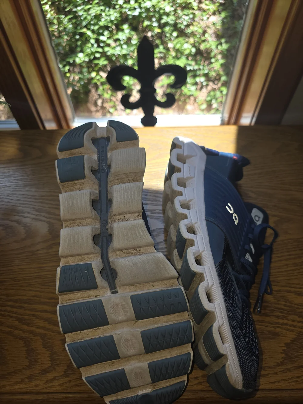 On Running Men's Navy and White Cloud  Swift 4 Sneakers Sz 11